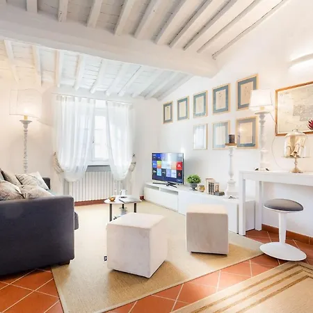 Appartement Casa Santa Zita, A Toproof Penthouse With Elevator And Private Garden Inside The Walls